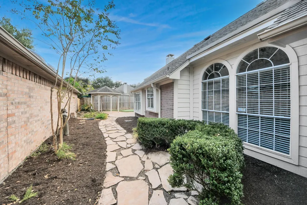 731 Avery Drive Sugar Land, TX 77479