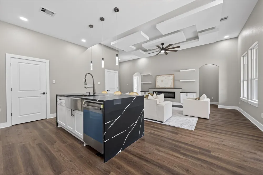 265 County Road 3376 Cleveland, TX 77327