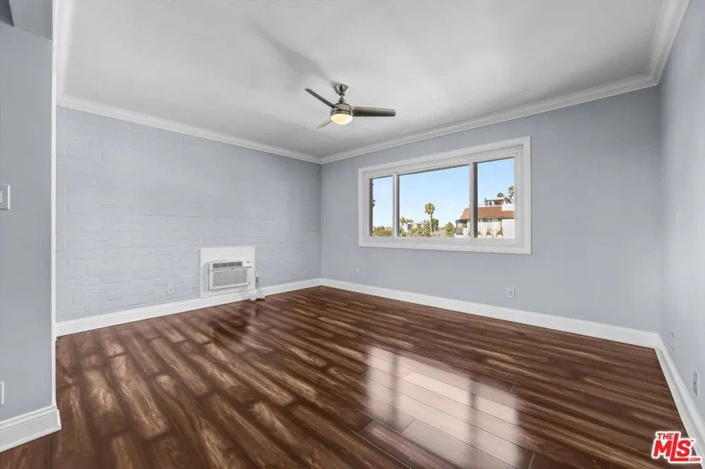 7560 Hollywood Boulevard #303 Los Angeles, CA 90046