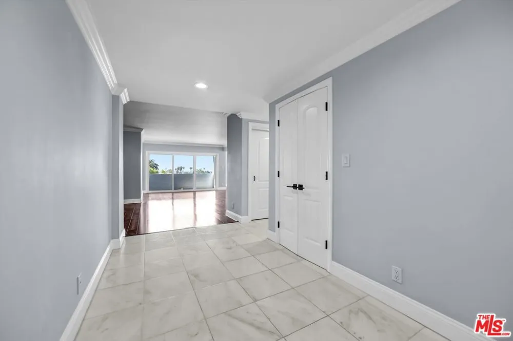 7560 Hollywood Boulevard #303 Los Angeles, CA 90046