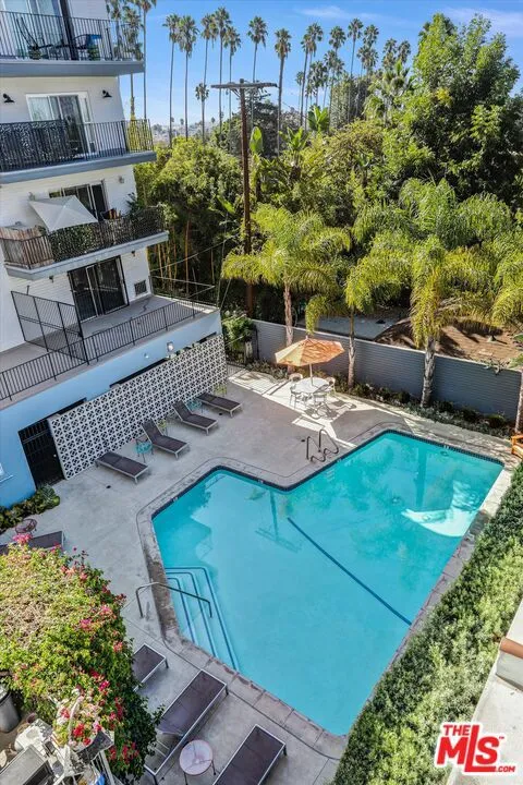 7560 Hollywood Boulevard #303 Los Angeles, CA 90046