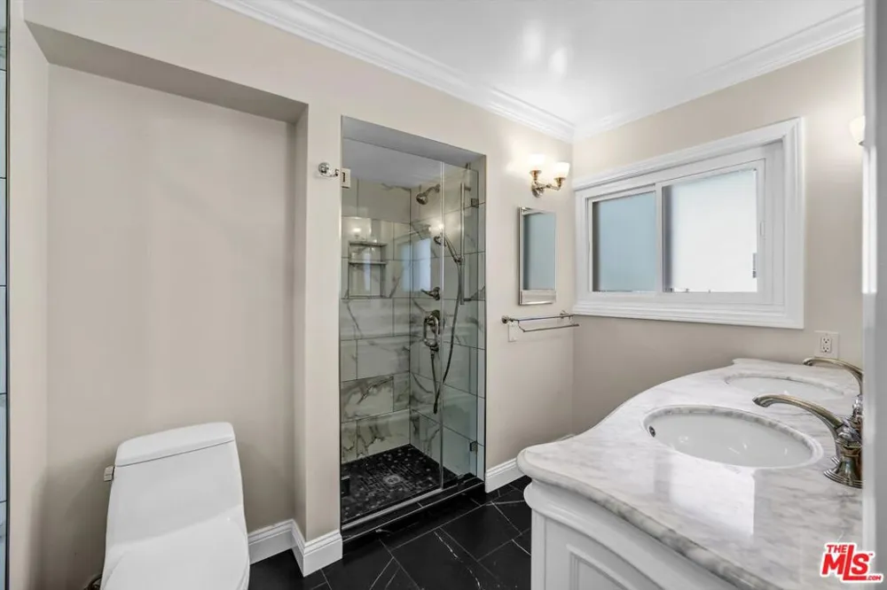 7560 Hollywood Boulevard #303 Los Angeles, CA 90046