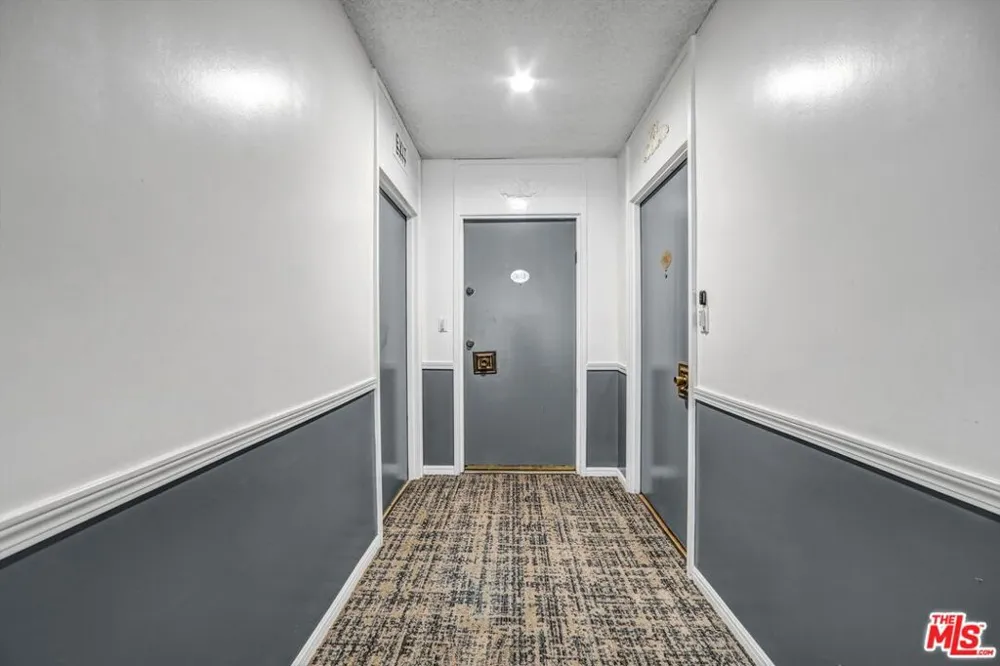 7560 Hollywood Boulevard #303 Los Angeles, CA 90046