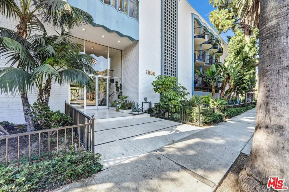7560 Hollywood Boulevard #303 Los Angeles, CA 90046
