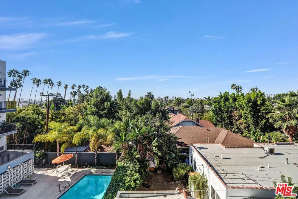 7560 Hollywood Boulevard #303 Los Angeles, CA 90046