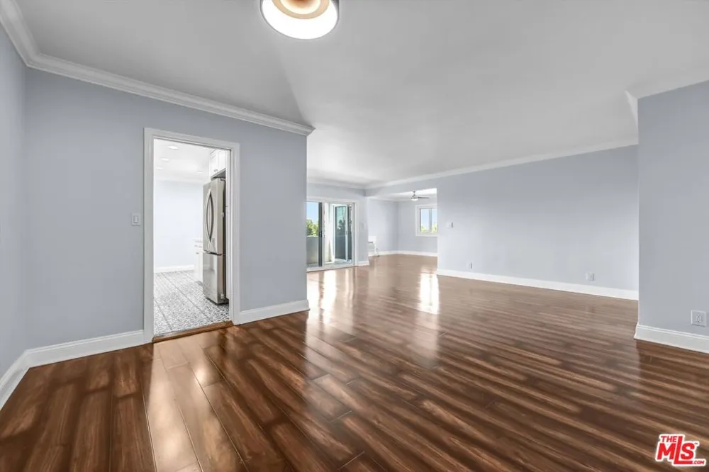 7560 Hollywood Boulevard #303 Los Angeles, CA 90046
