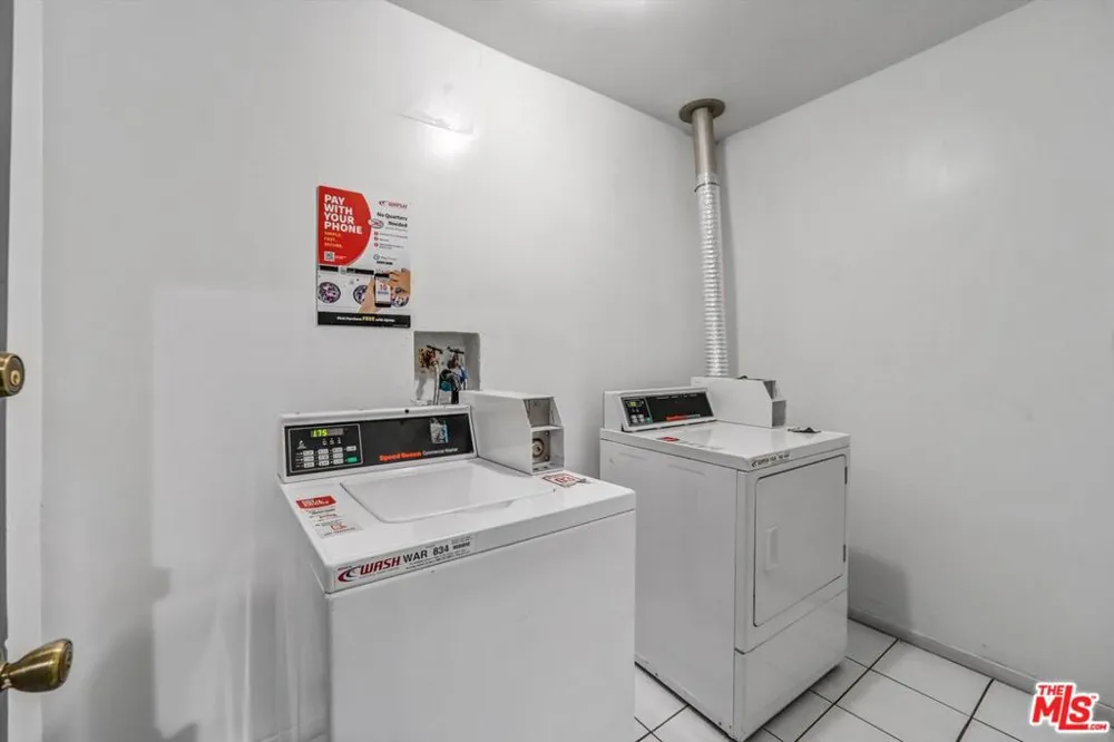 7560 Hollywood Boulevard #303 Los Angeles, CA 90046