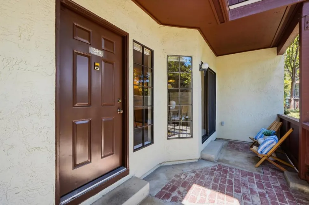 454 Costa Mesa Terrace #B Sunnyvale, CA 94085