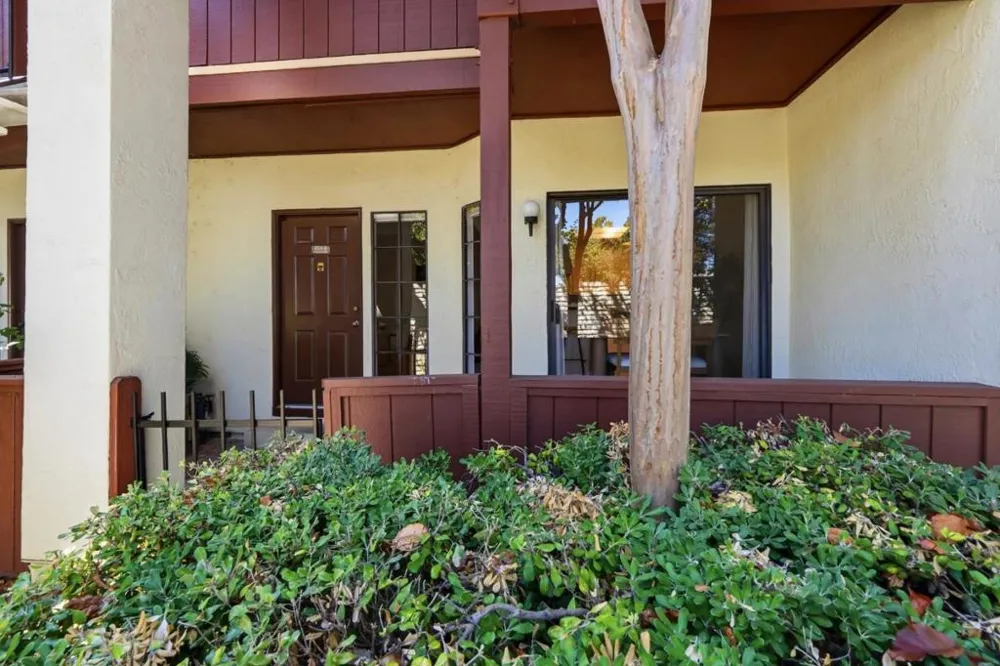 454 Costa Mesa Terrace #B Sunnyvale, CA 94085