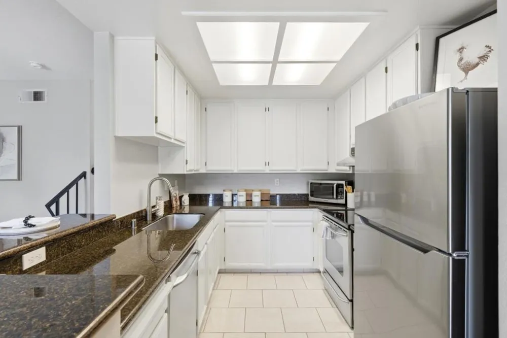 454 Costa Mesa Terrace #B Sunnyvale, CA 94085