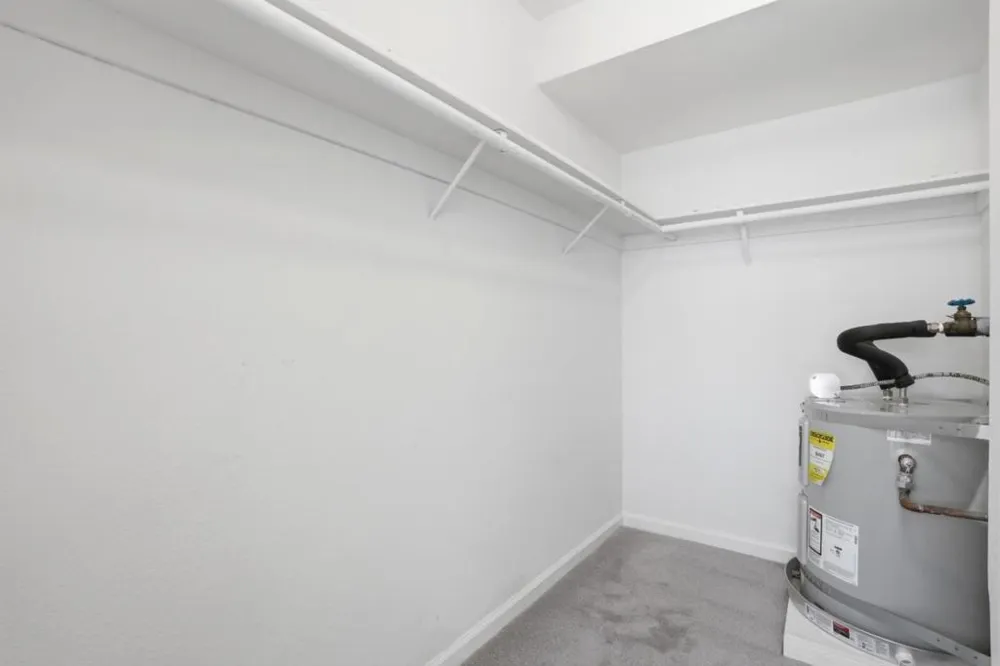 454 Costa Mesa Terrace #B Sunnyvale, CA 94085