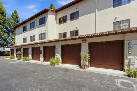 454 Costa Mesa Terrace #B