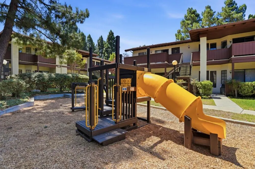454 Costa Mesa Terrace #B Sunnyvale, CA 94085