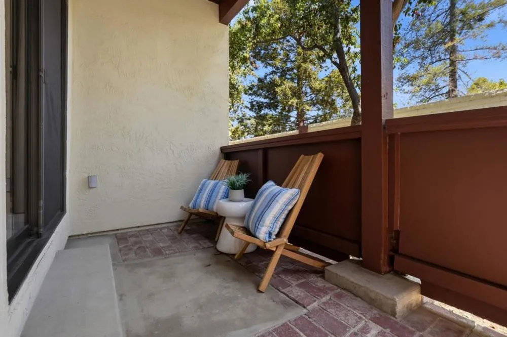 454 Costa Mesa Terrace #B Sunnyvale, CA 94085