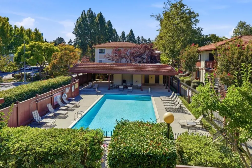 454 Costa Mesa Terrace #B Sunnyvale, CA 94085