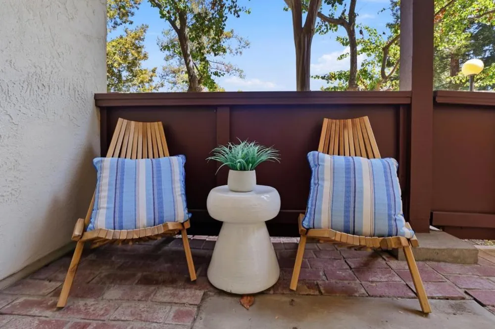 454 Costa Mesa Terrace #B Sunnyvale, CA 94085