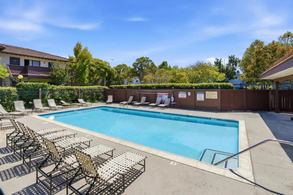 454 Costa Mesa Terrace #B Sunnyvale, CA 94085