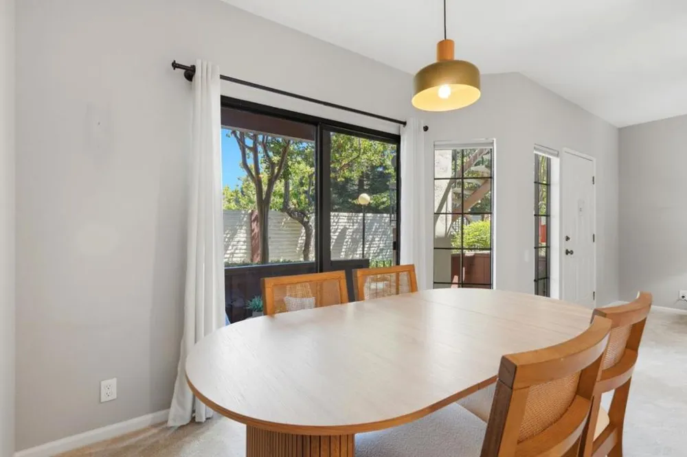454 Costa Mesa Terrace #B Sunnyvale, CA 94085