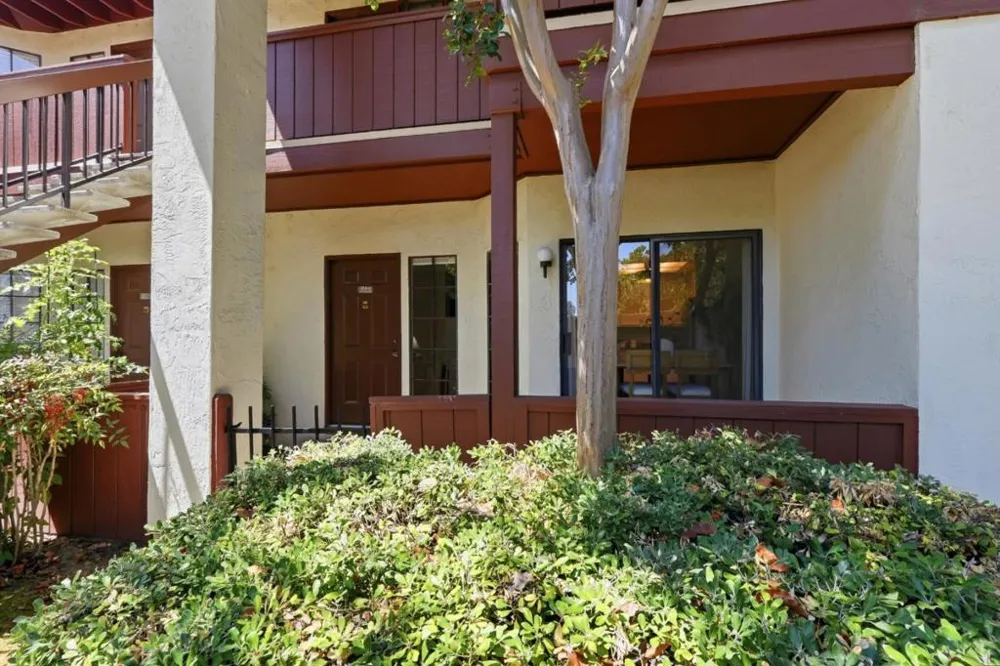 454 Costa Mesa Terrace #B Sunnyvale, CA 94085