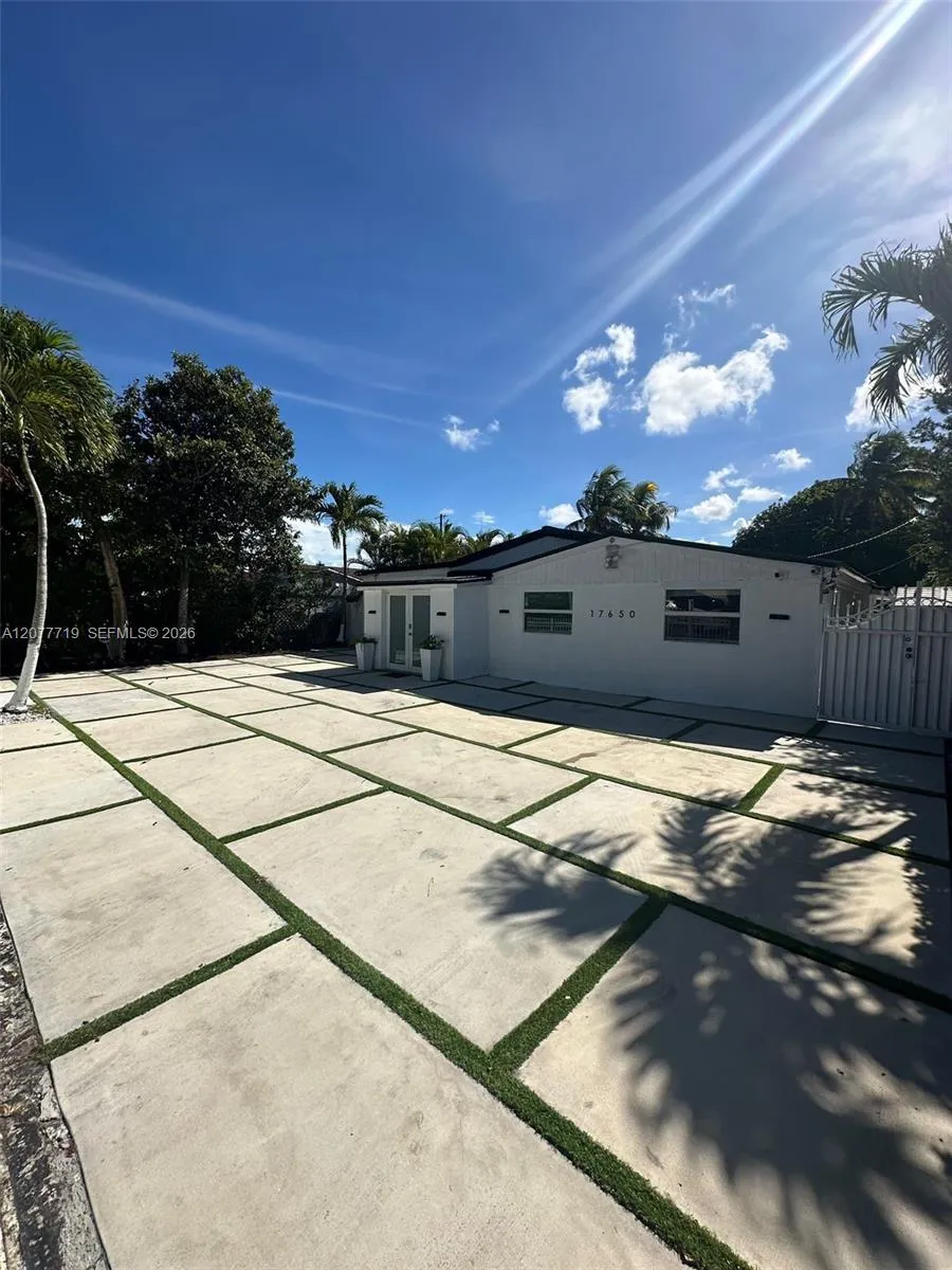 17650 NE 19th Ave North Miami Beach, FL 33162