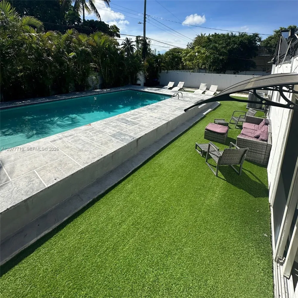 17650 NE 19th Ave North Miami Beach, FL 33162