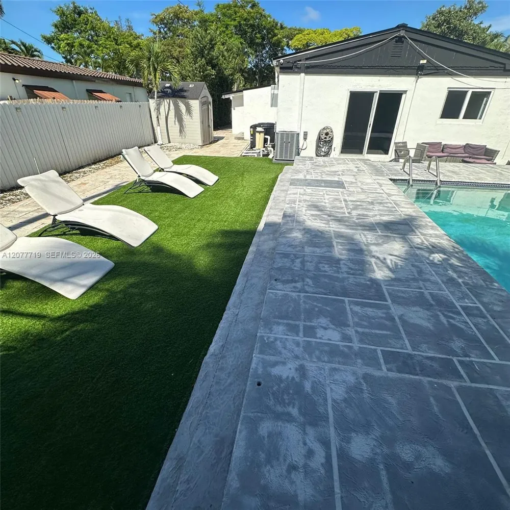 17650 NE 19th Ave North Miami Beach, FL 33162