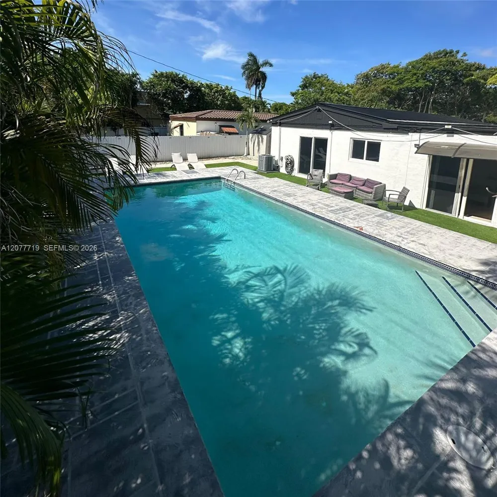 17650 NE 19th Ave North Miami Beach, FL 33162