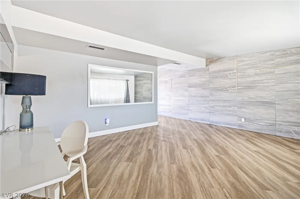 425 Vandalia Street Las Vegas, NV 89106