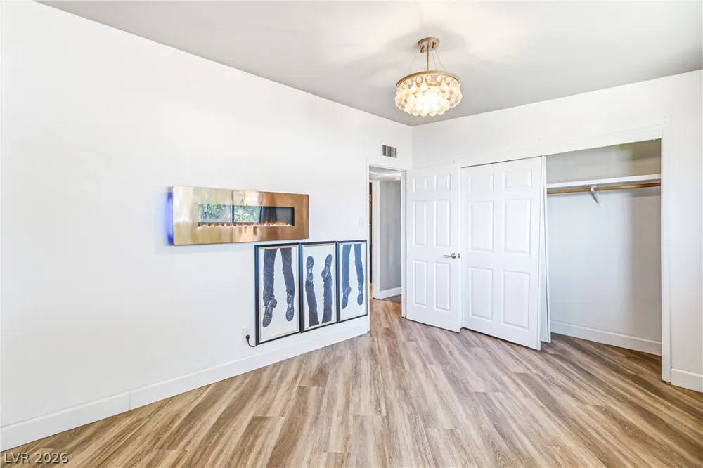 425 Vandalia Street Las Vegas, NV 89106