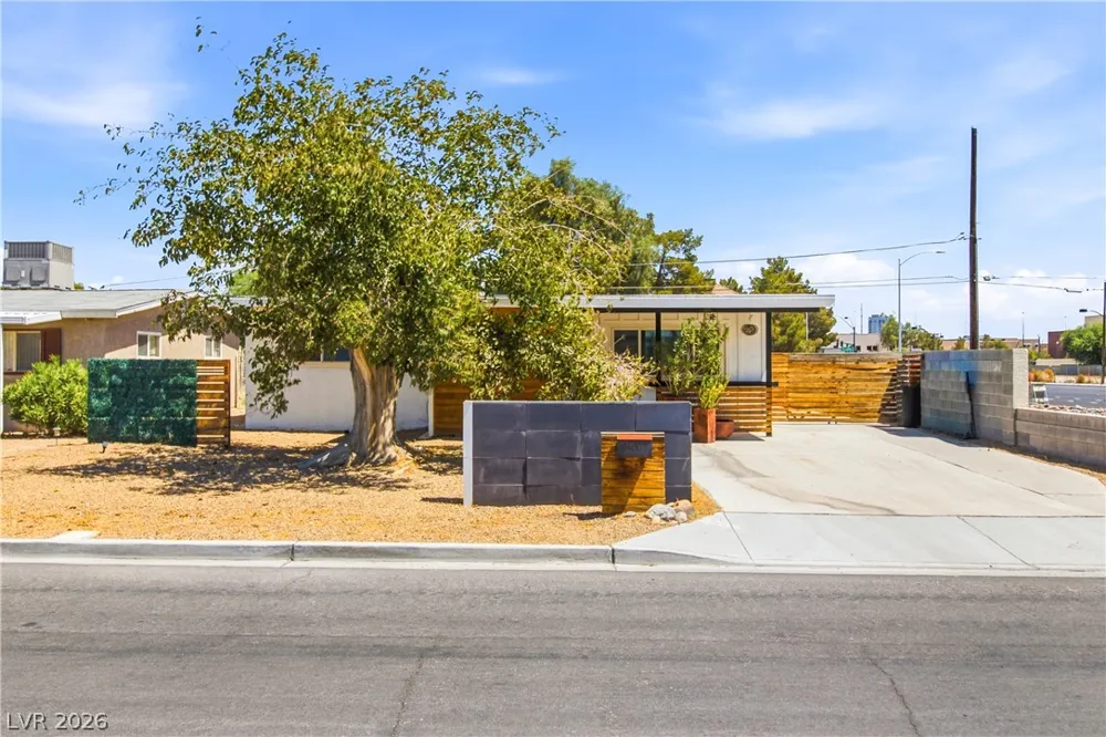 425 Vandalia Street Las Vegas, NV 89106