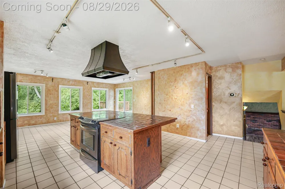 2877 Burgess Hill Drive Waterford Charter Township, MI 48329