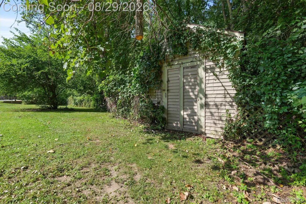 2877 Burgess Hill Drive Waterford Charter Township, MI 48329