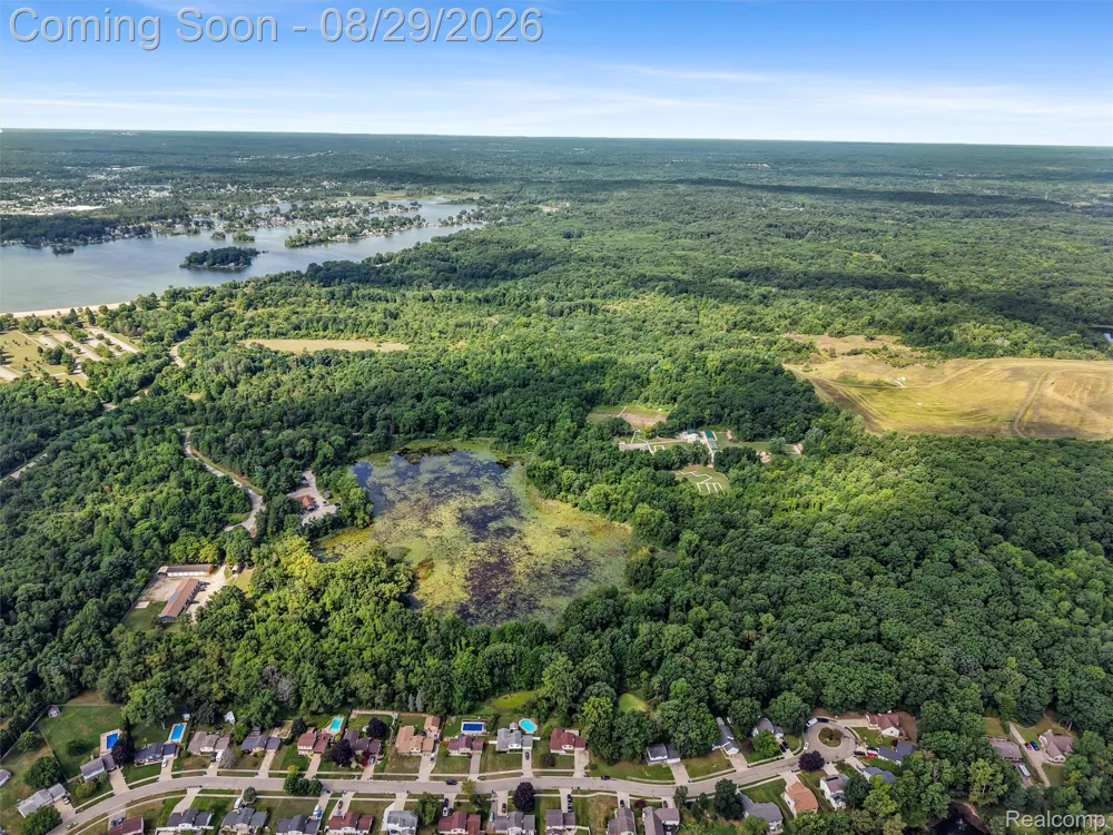 2877 Burgess Hill Drive Waterford Charter Township, MI 48329