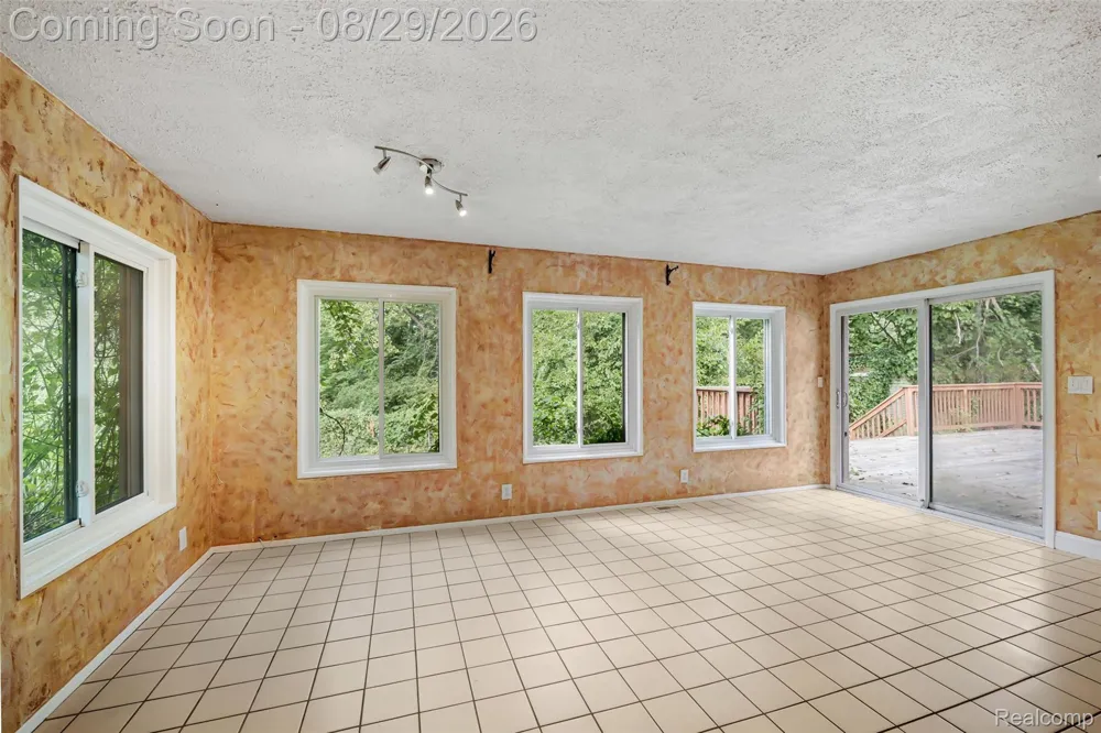2877 Burgess Hill Drive Waterford Charter Township, MI 48329