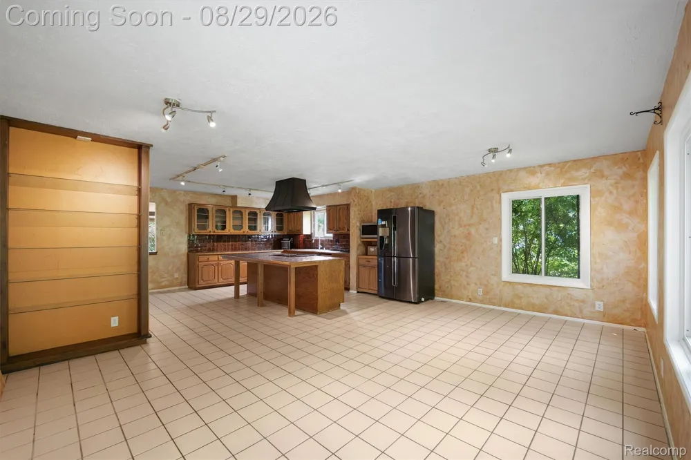 2877 Burgess Hill Drive Waterford Charter Township, MI 48329