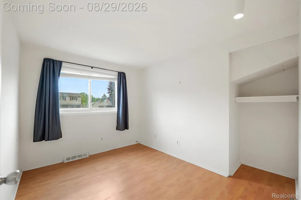 2877 Burgess Hill Drive Waterford Charter Township, MI 48329