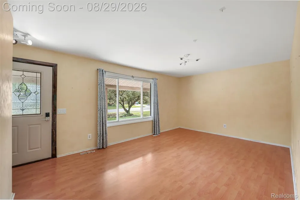 2877 Burgess Hill Drive Waterford Charter Township, MI 48329