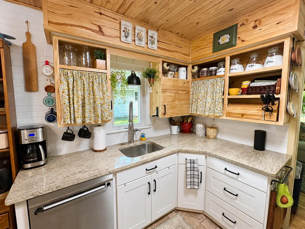 3221 Virginia Avenue Kalamazoo City, MI 49004
