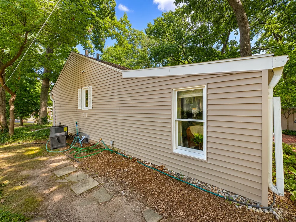 3221 Virginia Avenue Kalamazoo City, MI 49004
