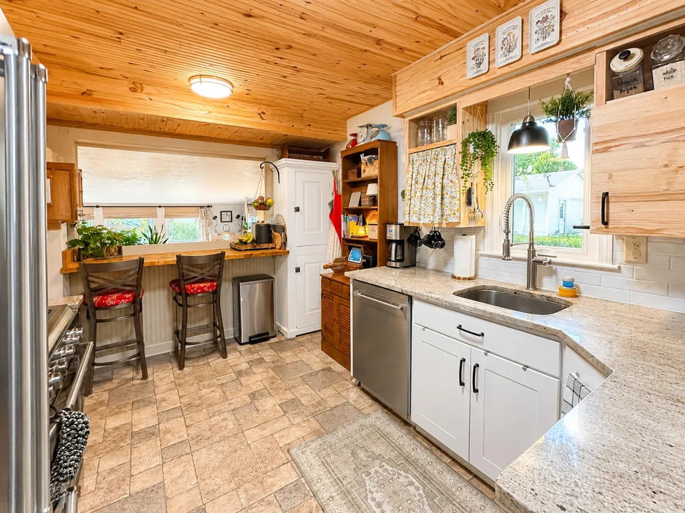 3221 Virginia Avenue Kalamazoo City, MI 49004