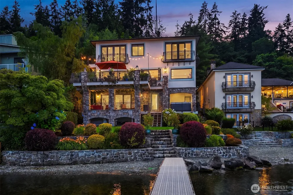 456 W Lake Sammamish Parkway SE Bellevue, WA 98008