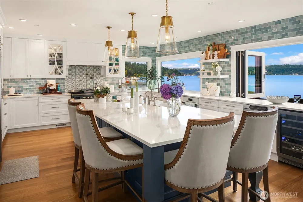 456 W Lake Sammamish Parkway SE Bellevue, WA 98008