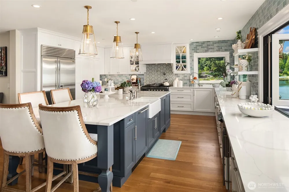 456 W Lake Sammamish Parkway SE Bellevue, WA 98008