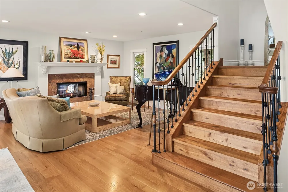 456 W Lake Sammamish Parkway SE Bellevue, WA 98008