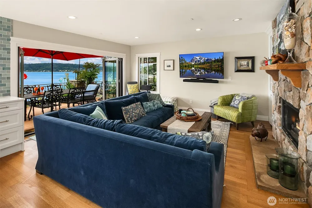 456 W Lake Sammamish Parkway SE Bellevue, WA 98008