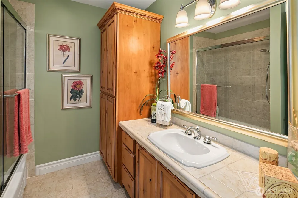 456 W Lake Sammamish Parkway SE Bellevue, WA 98008