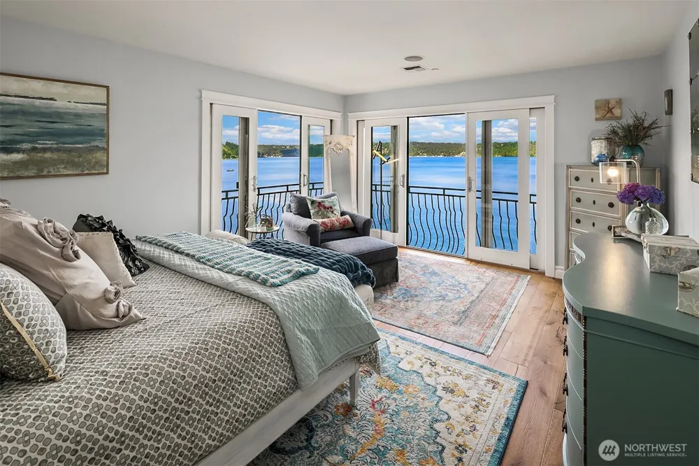 456 W Lake Sammamish Parkway SE Bellevue, WA 98008