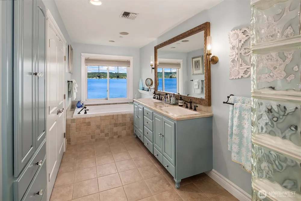 456 W Lake Sammamish Parkway SE Bellevue, WA 98008