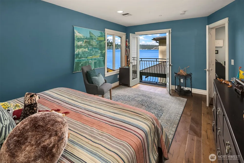 456 W Lake Sammamish Parkway SE Bellevue, WA 98008