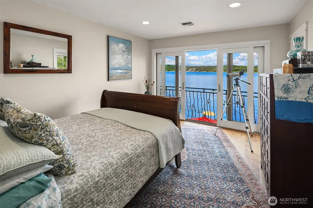 456 W Lake Sammamish Parkway SE Bellevue, WA 98008